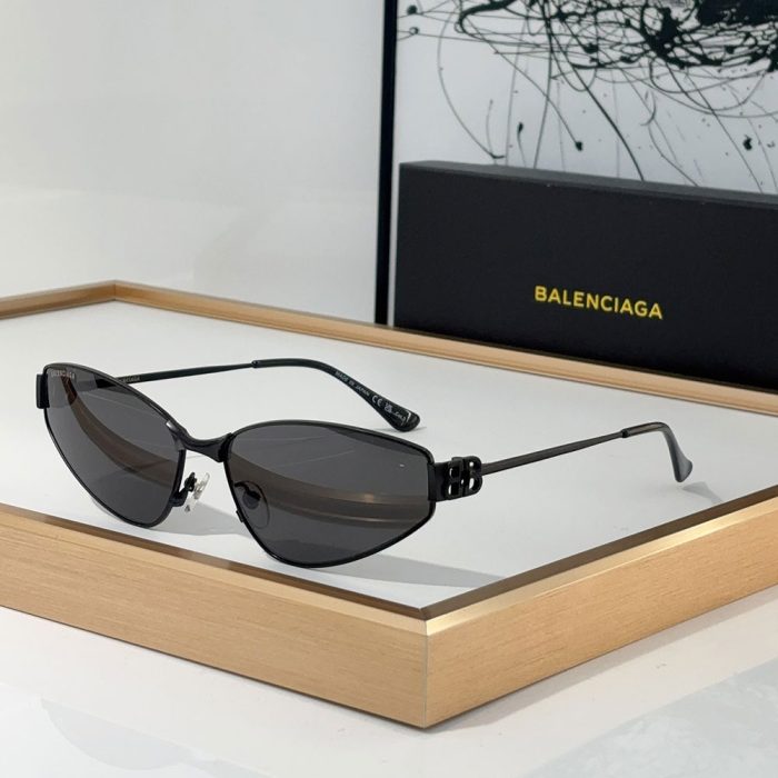 Balenciaga Metal Thin Mirror leg Strap Logo sunglasses Top quality (Perfect Replica) - Image 5