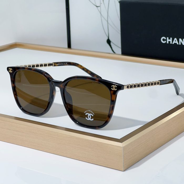 Chanel Mirror leg Hollowed out Logo Sunglasses Top quality (Perfect Replica) - Image 2