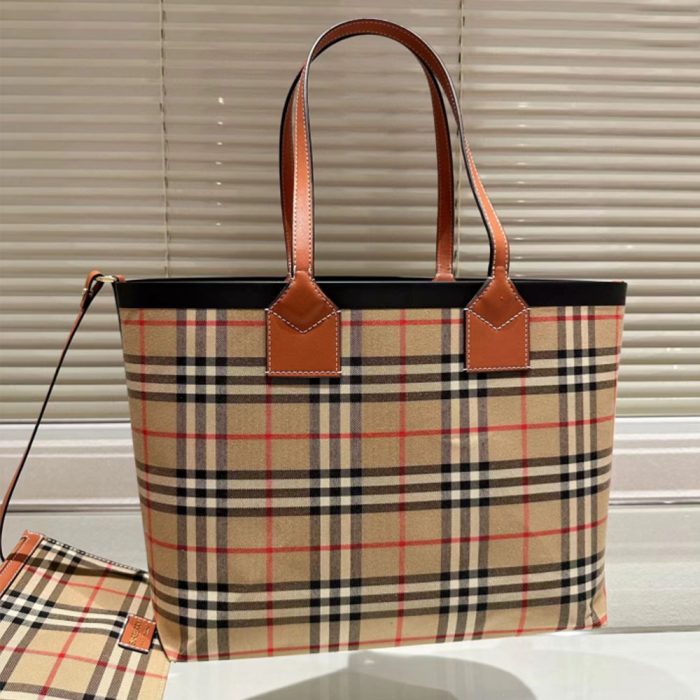 Burberry London Bag Medium(Perfect Replica) - Image 3