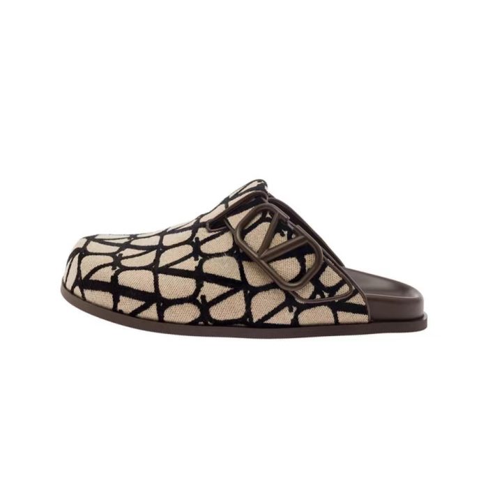 Valentino Leather Wear Stylish Flip-Flops Slide Sandal(Perfect Replica) - Image 3