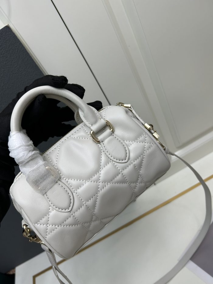 Dior Groove 20 Handbag(Perfect Replica) - Image 7