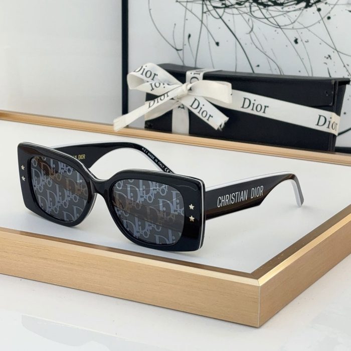 Dior Side Letter Plate Frame sunglasses Top quality (Perfect Replica) - Image 6