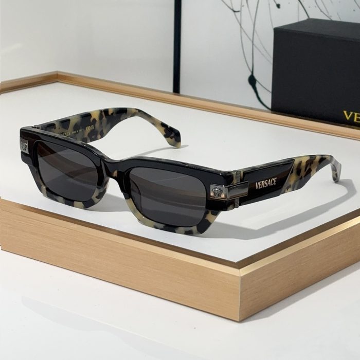 Versace Letter Frame Sunglasses Top Quality(Perfect Replica) - Image 6