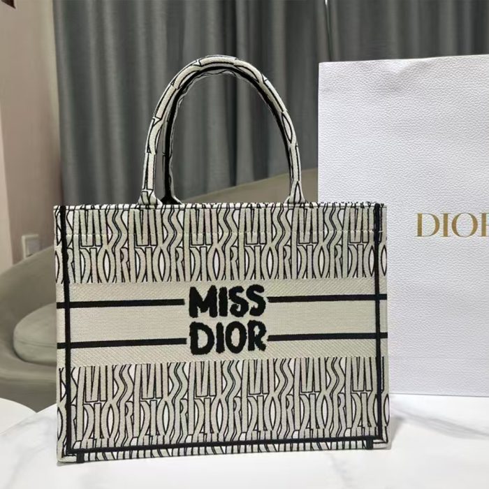 Dior Miss Dior Book Tote Bag (Perfect Replica) - Image 5