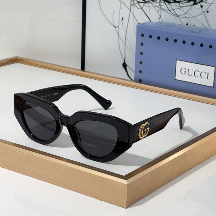 Gucci The legs are Decorated With the Signature Double G sunglasses Top quality (Perfect Replica)