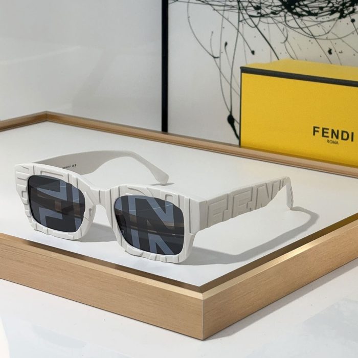 Fendi Full frame Logo Sunglasses Top quality (Perfect Replica) - Image 3