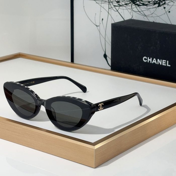 Chanel Mirror leg Logo Cat-eye Sunglasses Top quality (Perfect Replica) - Image 6