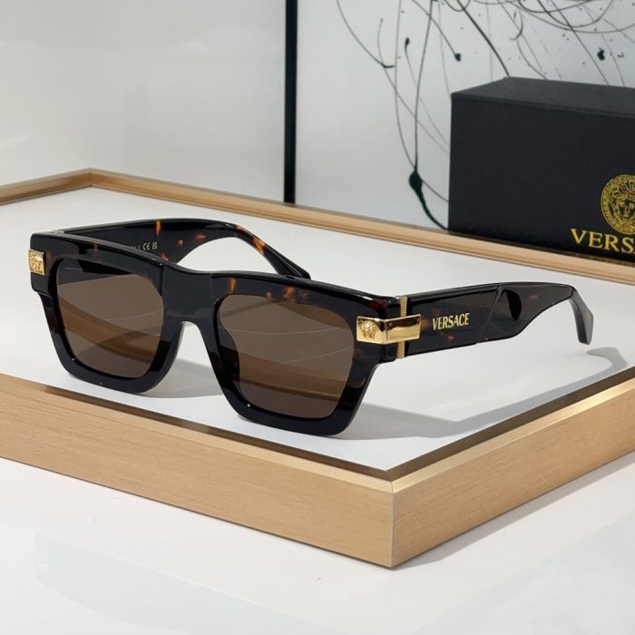 Versace Outdoor Sunglasses Top Quality(Perfect Replica) - Image 2