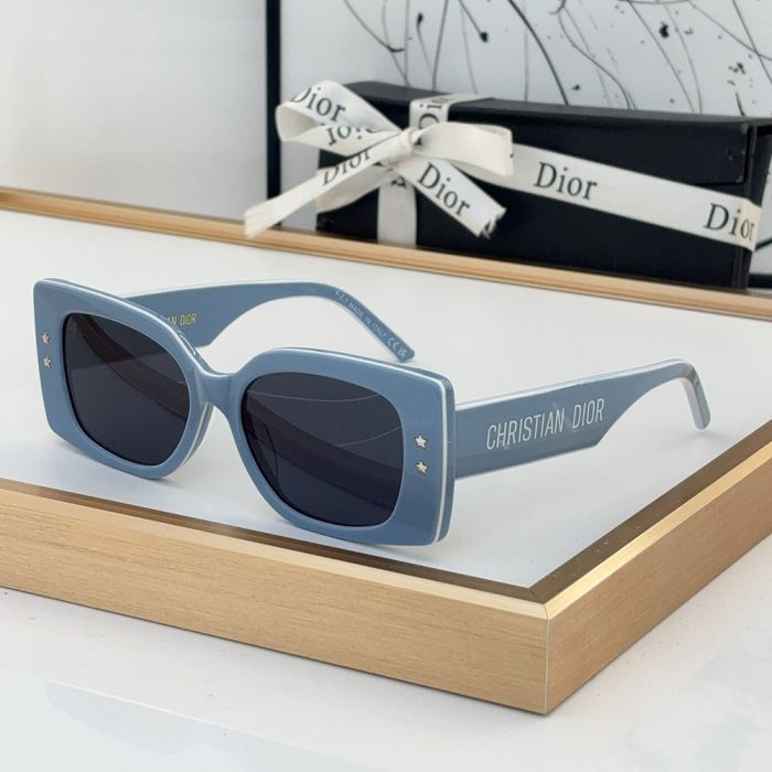 Dior Side Letter Plate Frame sunglasses Top quality (Perfect Replica) - Image 3