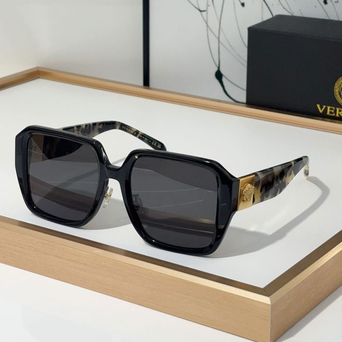 Versace Simple Square Sunglasses Go With Everything Sunglasses Top Quality(Perfect Replica) - Image 6