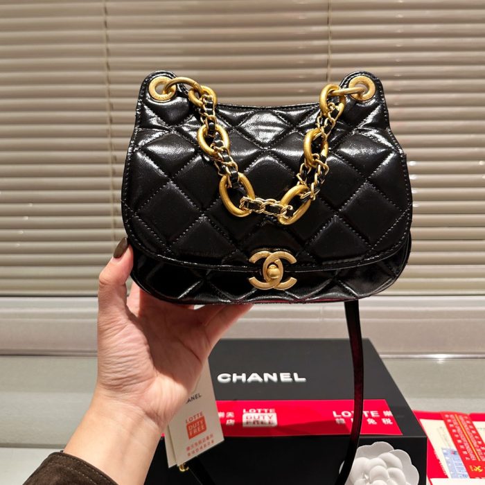 Chanel Small CC Crumpled Calfskin Wavy Hobo crossbody bag (Perfect Replica) - Image 2