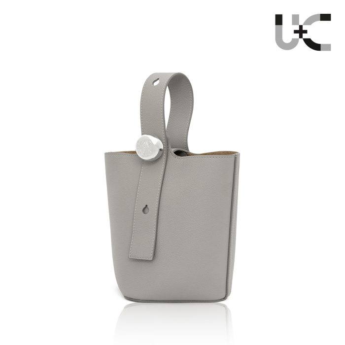 LOEWE Mini Pebble Bucket bag in soft grained calfskin(Perfect Replica) - Image 2