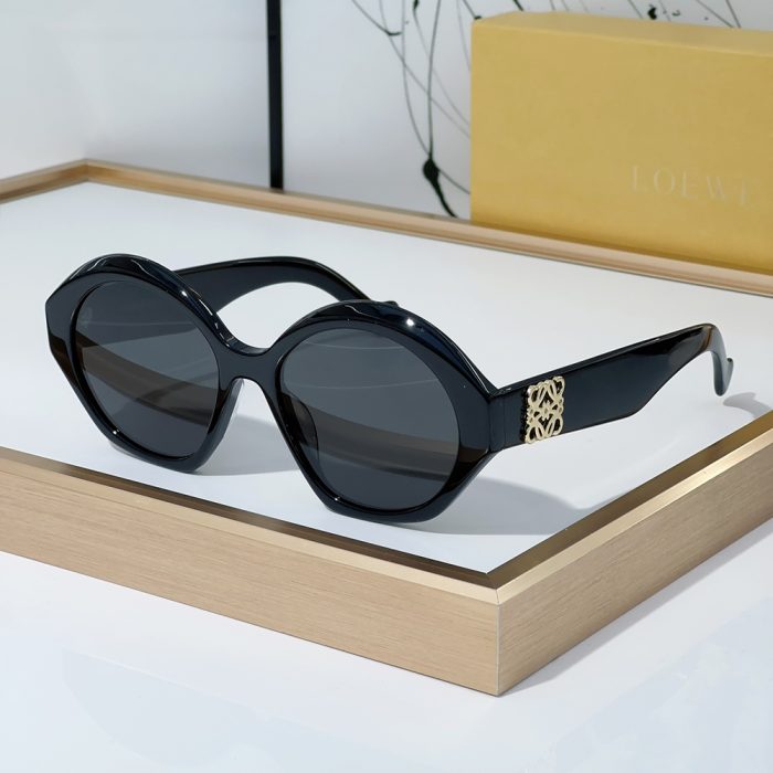 Loewe Outdoor Sun Protection Sunglasses Top quality (Perfect Replica) - Image 5