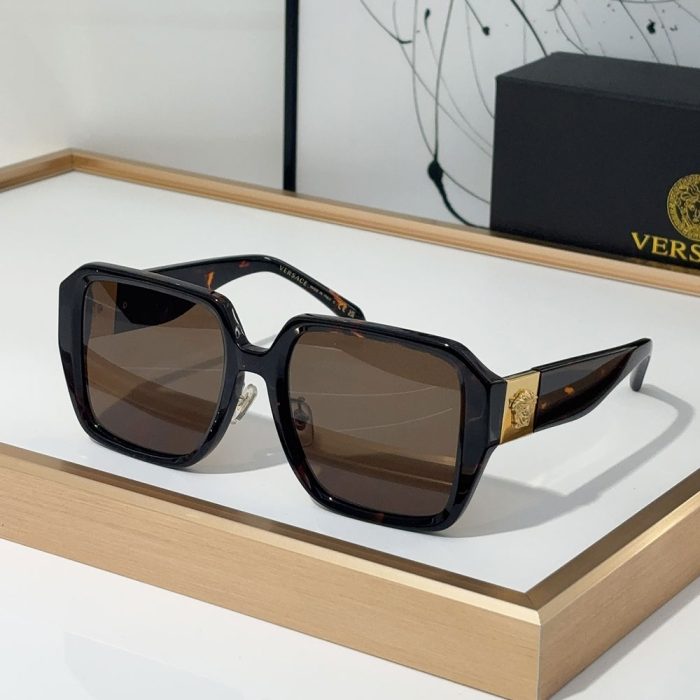 Versace Simple Square Sunglasses Go With Everything Sunglasses Top Quality(Perfect Replica) - Image 3