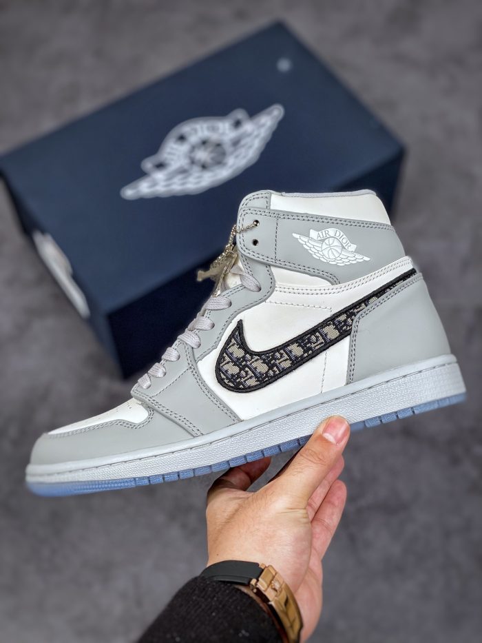 Air Jordan 1 Retro "DIOR & Travis Scott"(Perfect Replica) - Image 7