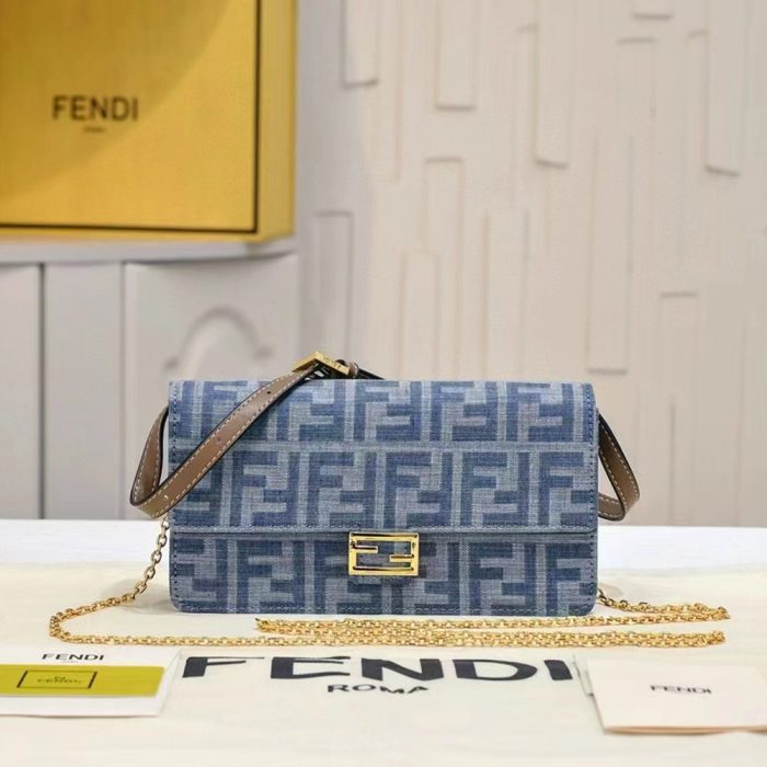 FENDI Baguette Wallet On Chain bag (Perfect Replica)