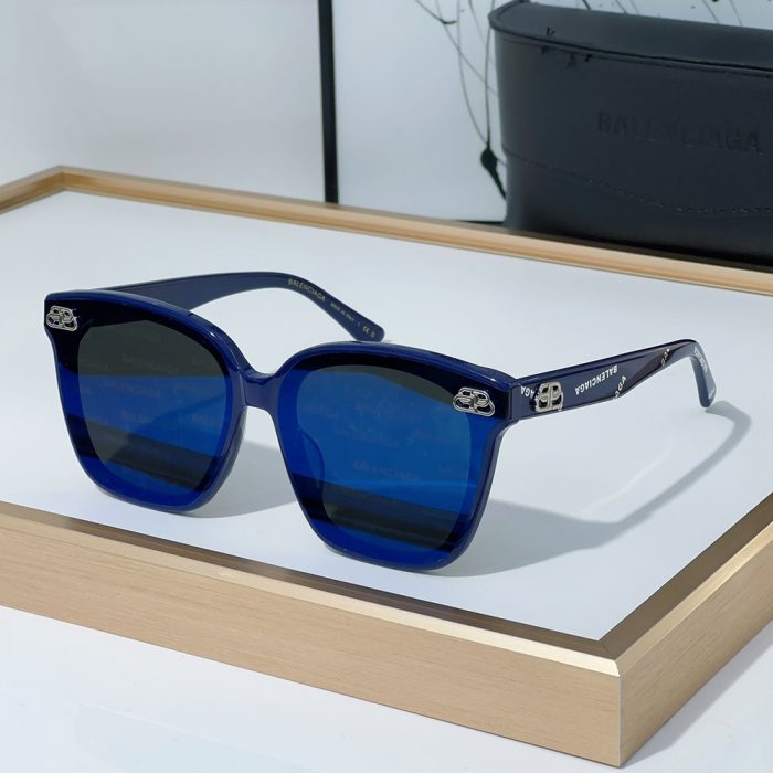 Balenciaga Mirror leg Logo sunglasses Top quality (Perfect Replica) - Image 3