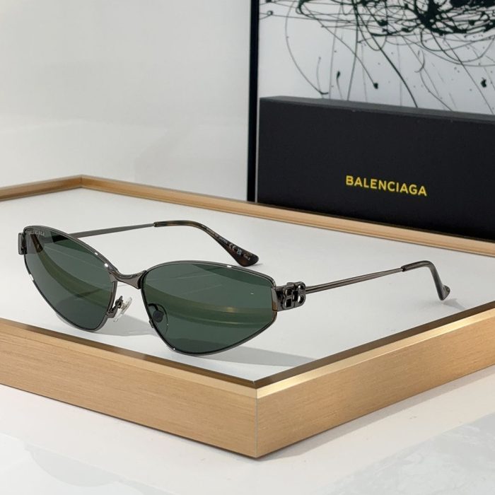 Balenciaga Metal Thin Mirror leg Strap Logo sunglasses Top quality (Perfect Replica) - Image 6