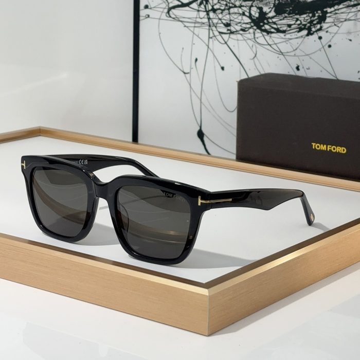 Tom Ford Outdoor UV Protection Sunglasses Top quality(Perfect Replica) - Image 4