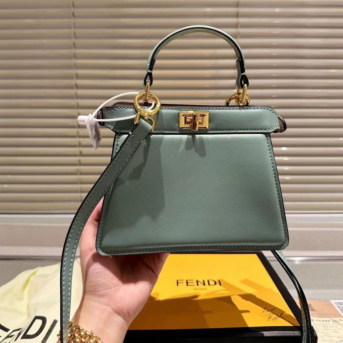 FENDI Peekaboo ISeeU Bag Small(Perfect Replica) - Image 4