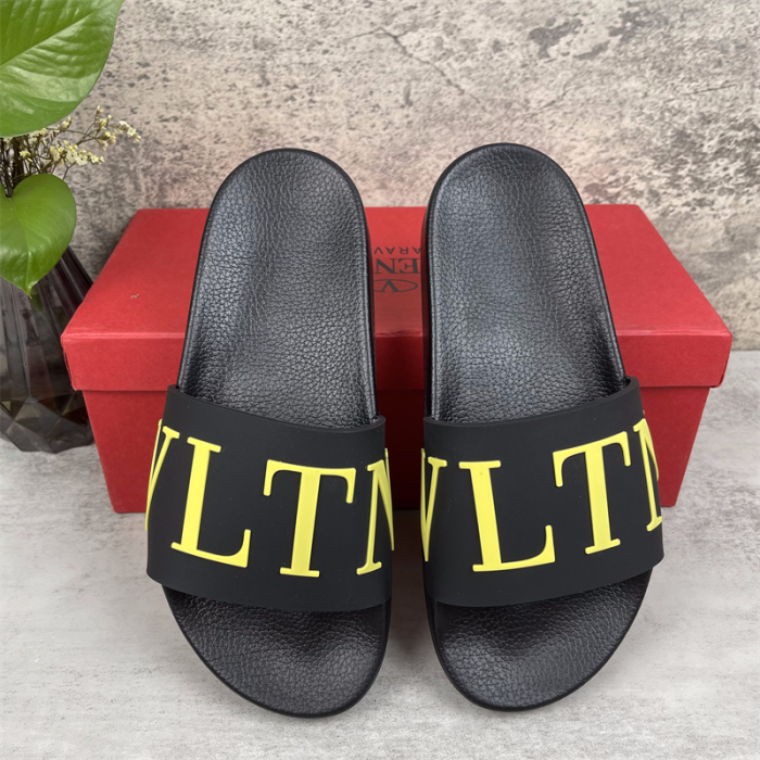 Valentino Rubber Simple And Casual Slide Sandal(Perfect Replica) - Image 5