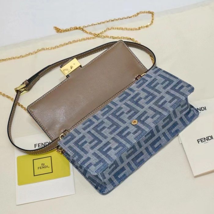 FENDI Baguette Wallet On Chain bag (Perfect Replica) - Image 4