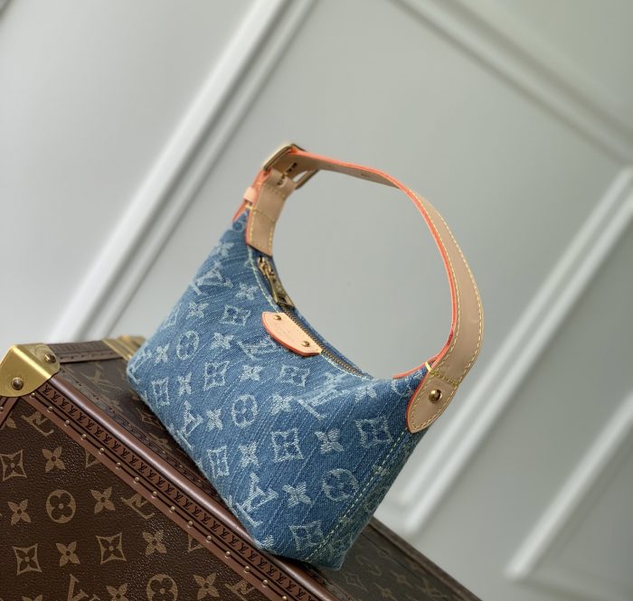 Louis Vuitton LV HILLS POCHETTE Denim Handbag M82949(Perfect Replica) - Image 4