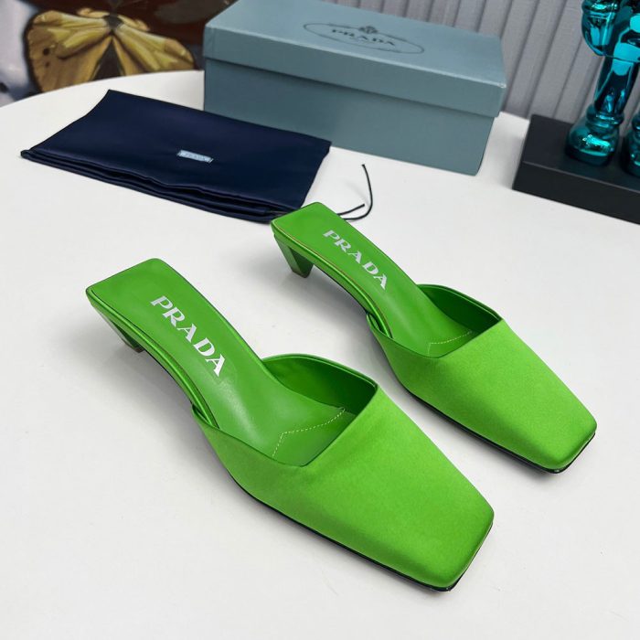 Prada Casual Flip Flops With Flat Heads Slide Sandal (Perfect Replica) - Image 5