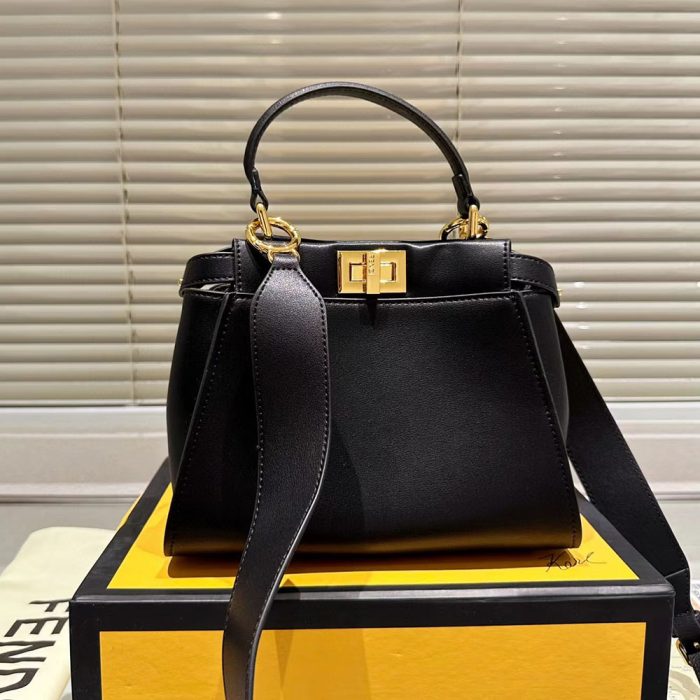 FENDI Peekaboo ISeeU Bag Medium(Perfect Replica) - Image 5