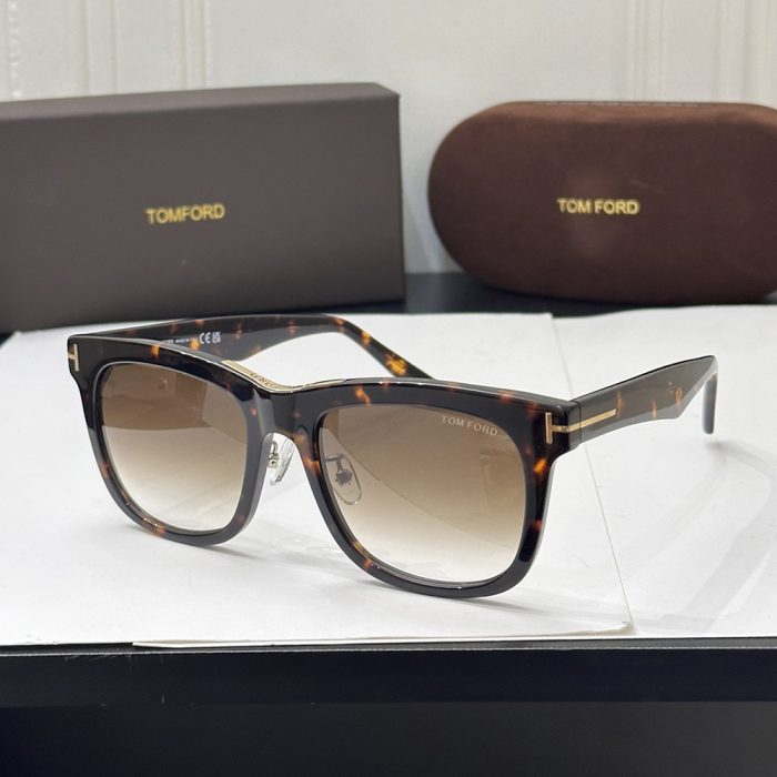 Tom Ford Gradient Clear Sunglasses Top Quality(Perfect Replica) - Image 4