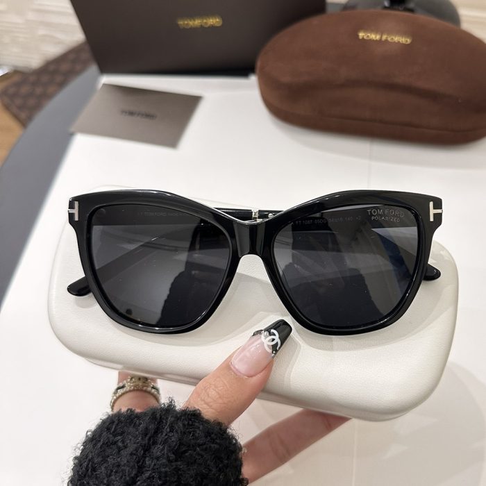 Tom Ford Fashion Sunglasses Top Quality(Perfect Replica) - Image 4