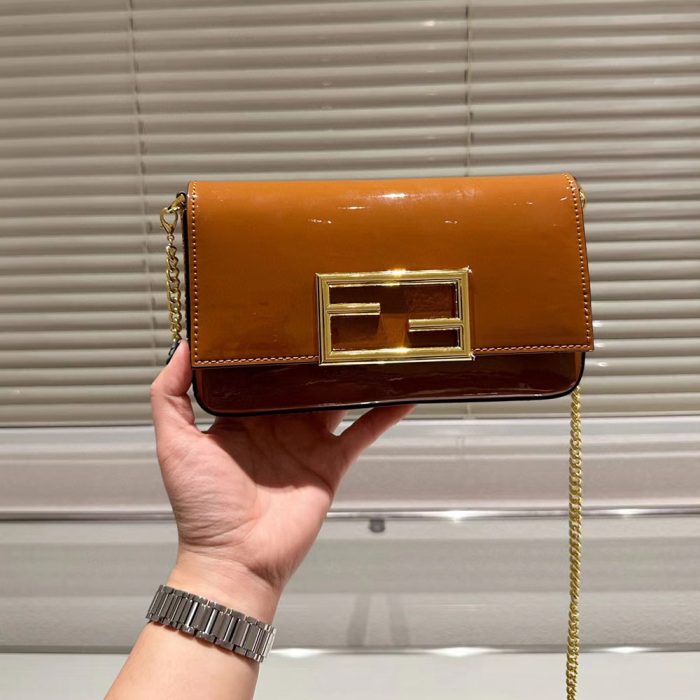 FENDI Chain Wallet Crossbody Bag(Perfect Replica) - Image 5