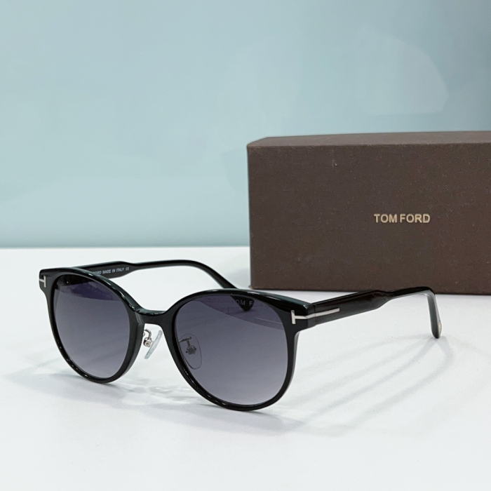 Tom Ford T-Shaped Logo Sunglasses Top Quality(Perfect Replica) - Image 2