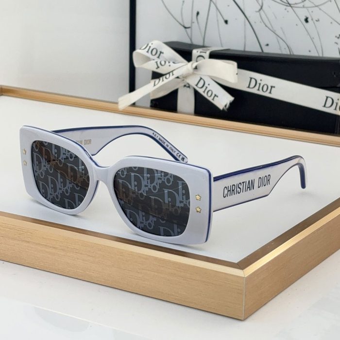 Dior Side Letter Plate Frame sunglasses Top quality (Perfect Replica) - Image 5