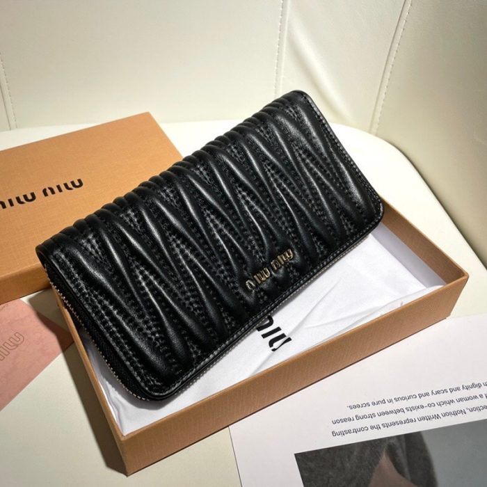 MIU MIU Matelass¨¦ Leather Card Bag (Perfect Replica) - Image 3