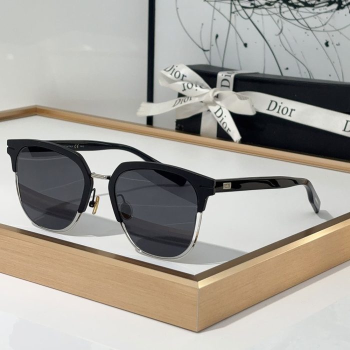 Dior Plate Frame Elegant And Beautiful sunglasses Top quality (Perfect Replica) - Image 4