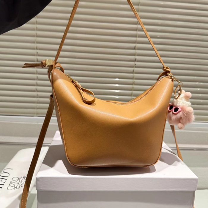 Loewe Hammock Hobo Handbag(Perfect Replica)