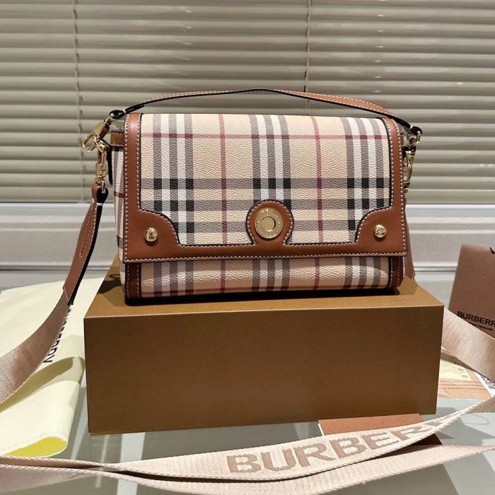 Burberry Flip Magnetic Buckle Bag(Perfect Replica)