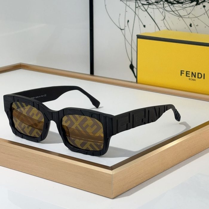 Fendi Full frame Logo Sunglasses Top quality (Perfect Replica)