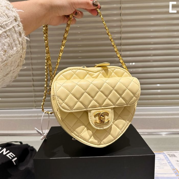 Chanel Heart Bag (Perfect Replica) - Image 6