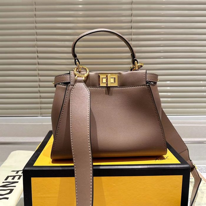 FENDI Peekaboo ISeeU Bag Medium(Perfect Replica)