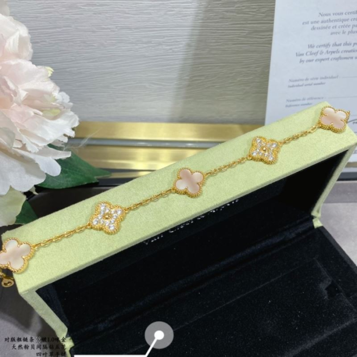 Van Cleef & Arpels Vca Gradient Pink Bracelet - Image 3