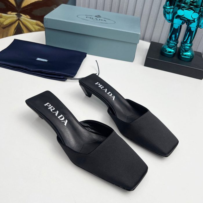 Prada Casual Flip Flops With Flat Heads Slide Sandal (Perfect Replica)