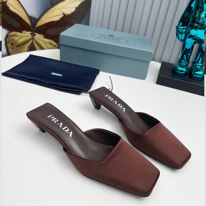 Prada Casual Flip Flops With Flat Heads Slide Sandal (Perfect Replica) - Image 7