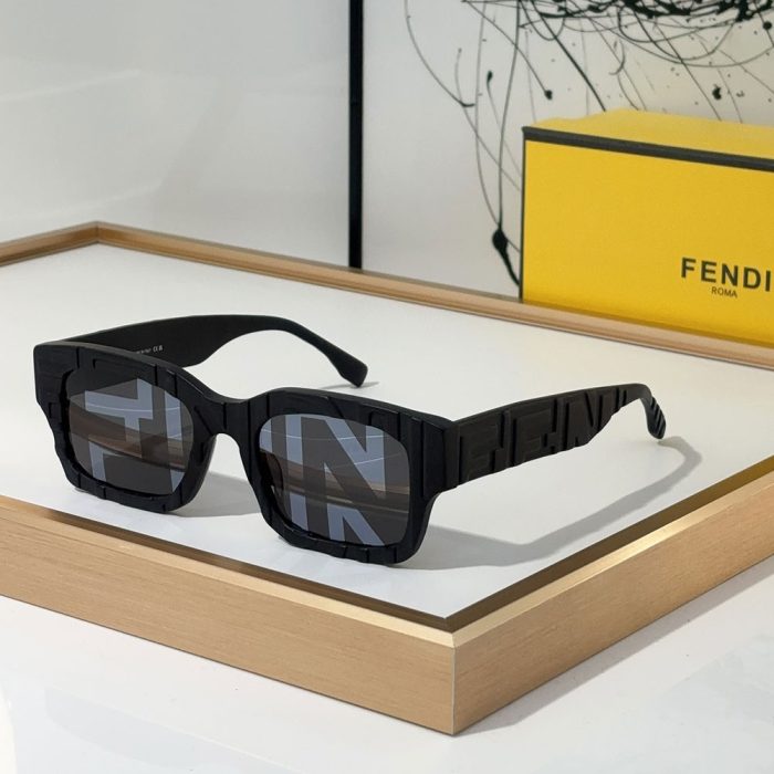 Fendi Full frame Logo Sunglasses Top quality (Perfect Replica) - Image 4