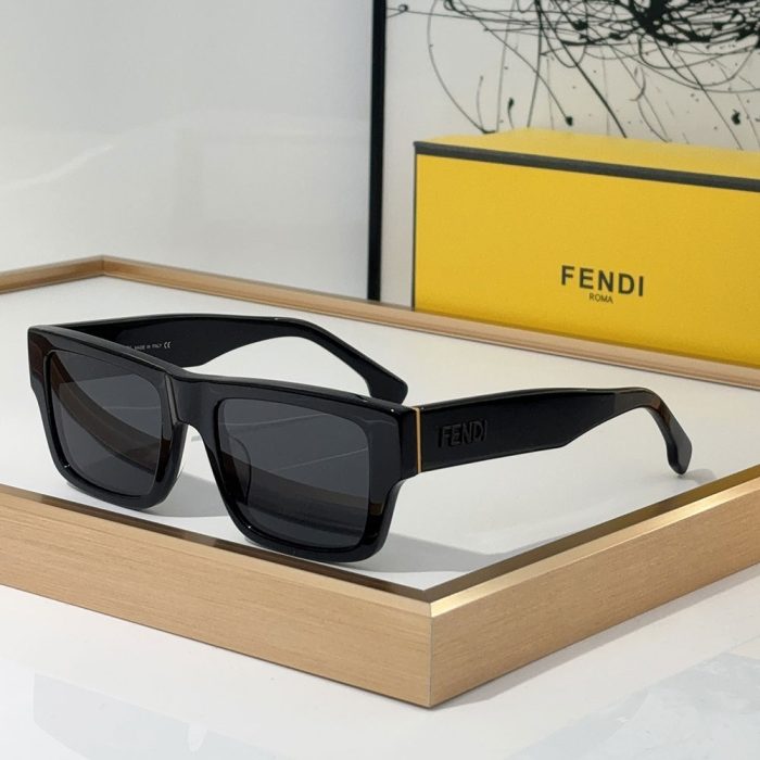 Fendi Square Plate Sunglasses Top quality (Perfect Replica) - Image 3