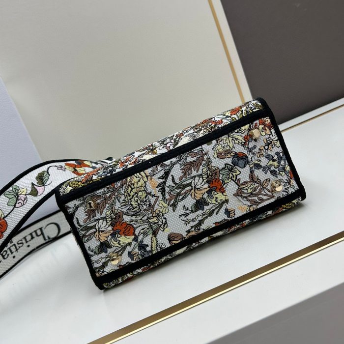 Dior Embroidered Princess Diana Handbag Crossbody(Perfect Replica) - Image 3