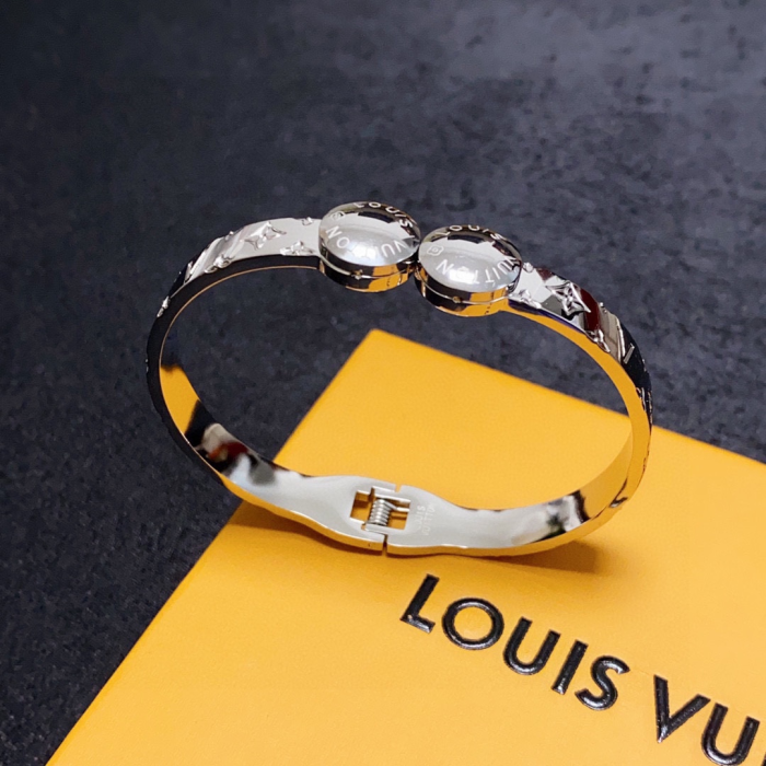 Louis Vuitton LV Bracelets (Perfect Replica) - Image 4