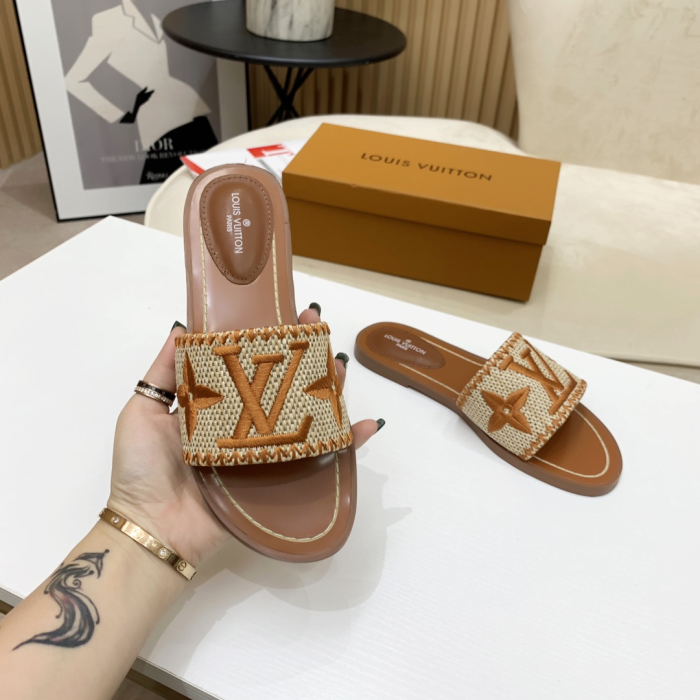 Louis Vuitton LV Lock lt Flat Flat Sandals Slide (Perfect Replica) - Image 5