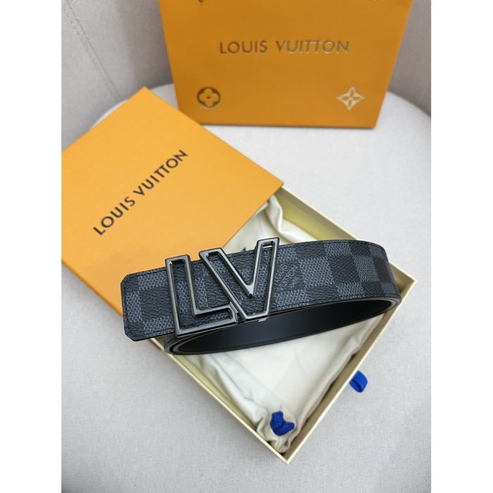 LV Cowhide Men's Belt 40MM - Image 2